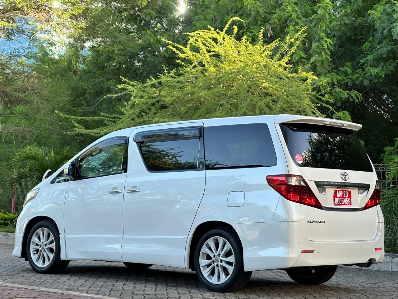 ALPHARD thumbnail 9